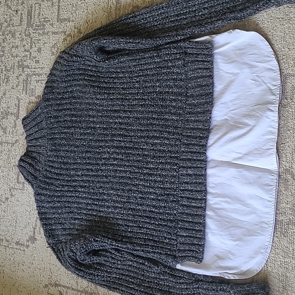 Farwest women's Sweater with false shirt hem. Size small. - Picture 5 of 5